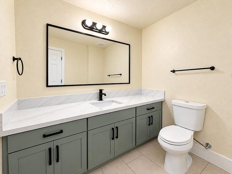 642 E Washington St - Photo 3 of 21