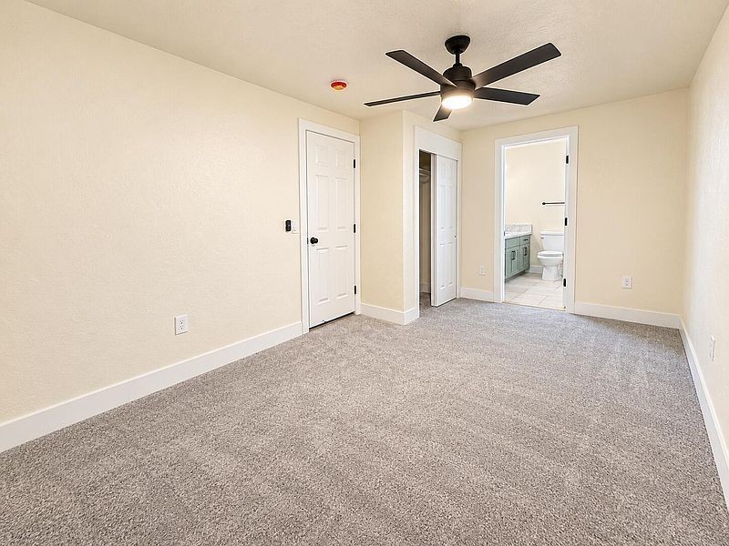 642 E Washington St - Photo 6 of 21