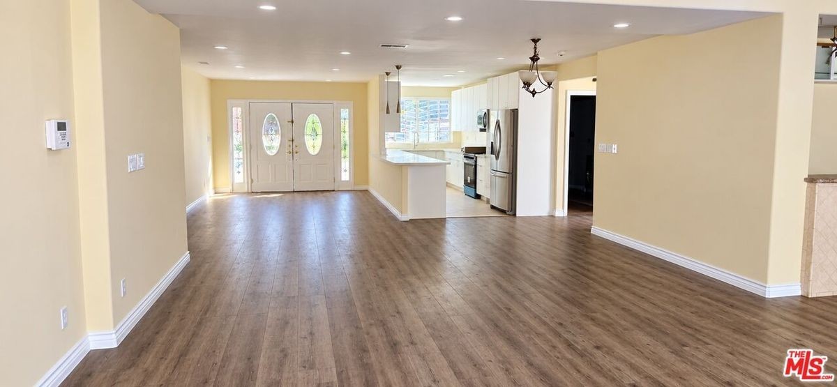 4849 Lindley Ave - Photo 4 of 20