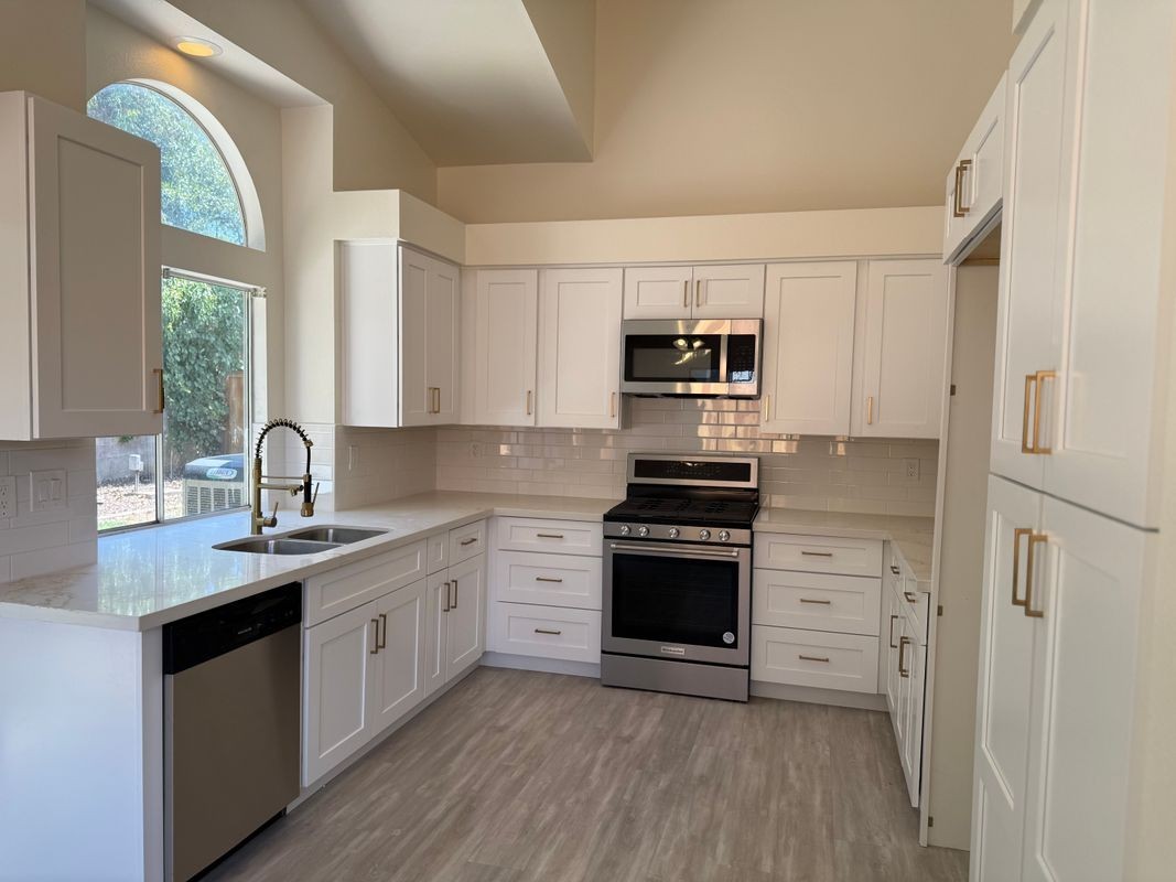 1422 Deborah Pl - Photo 3 of 19