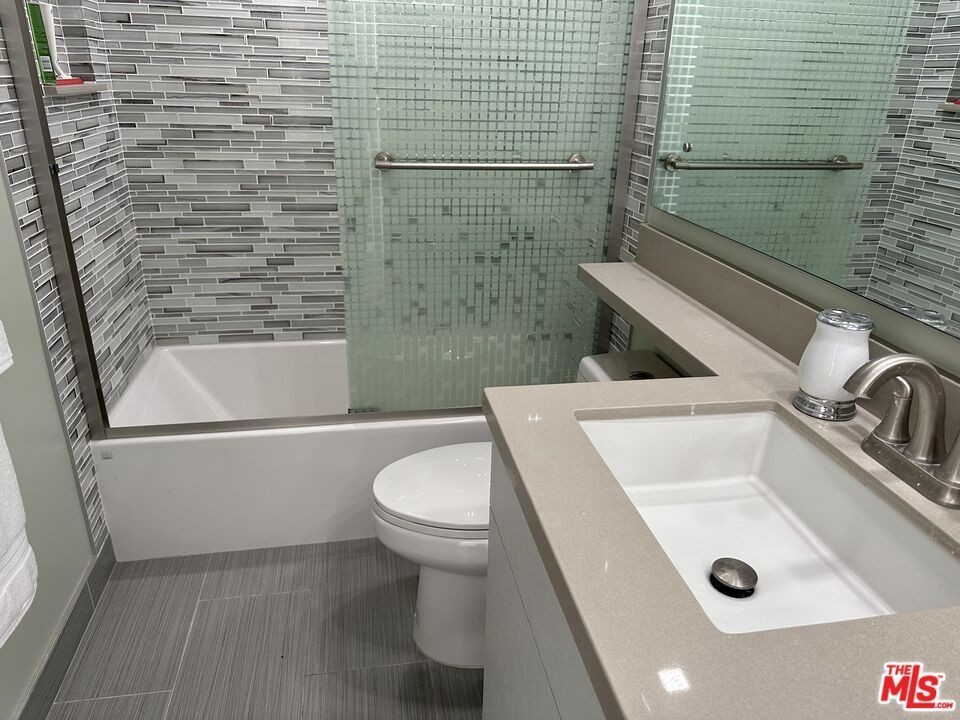 201 Ocean Ave - Photo 5 of 7
