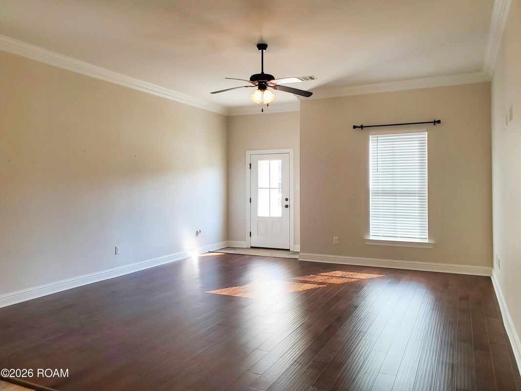 352 Lake Breeze Dr - Photo 6 of 18