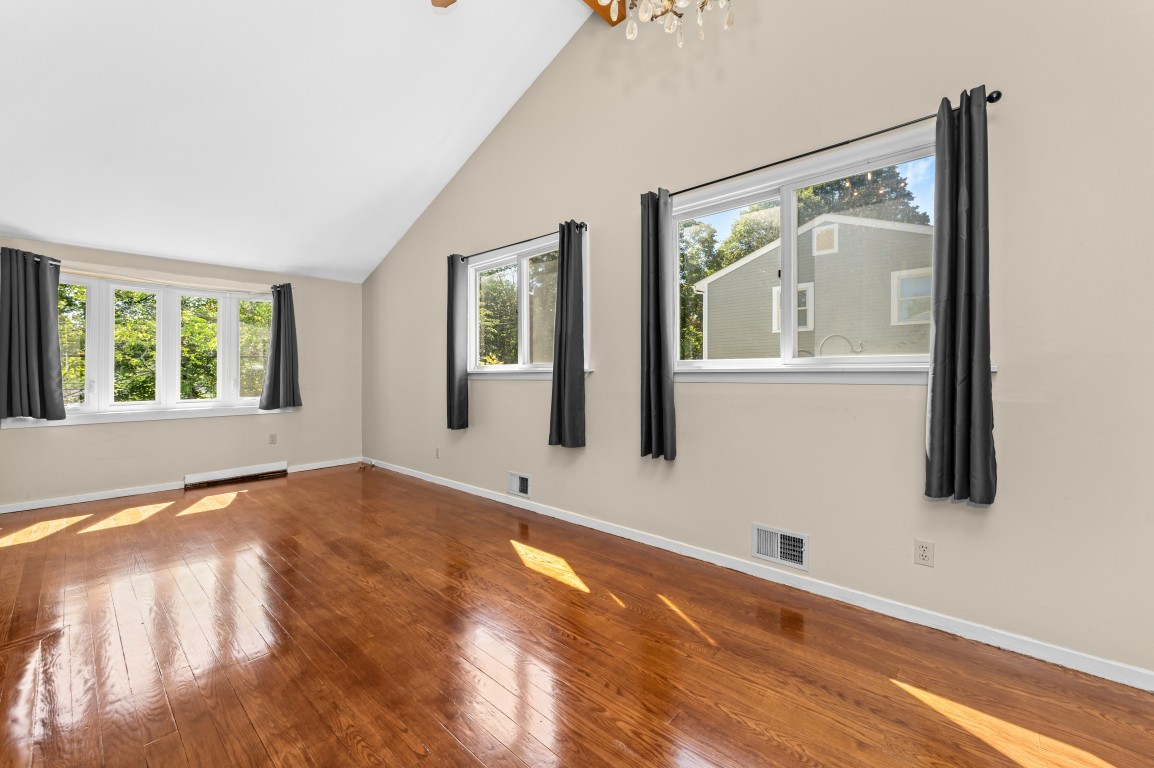 191 Kenrick St - Photo 6 of 28