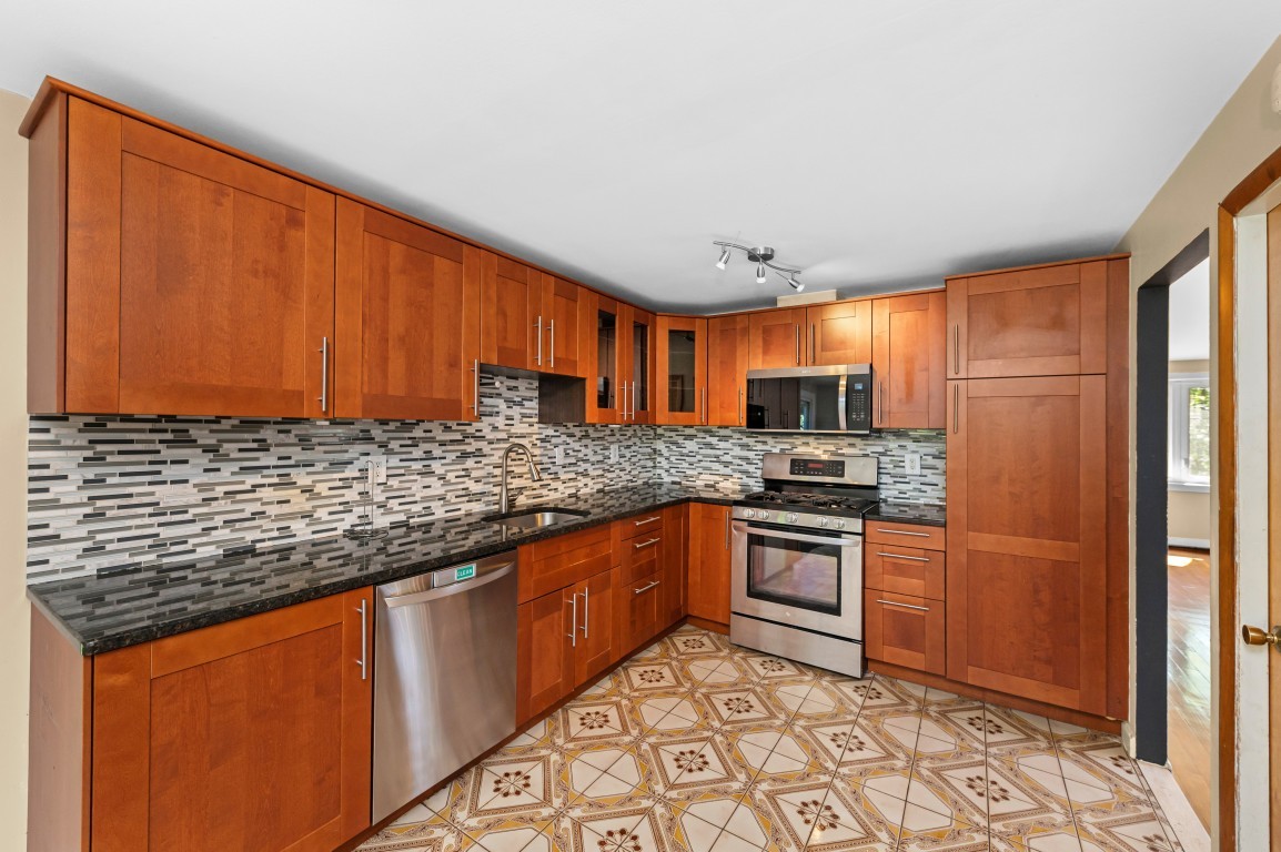 191 Kenrick St - Photo 7 of 28