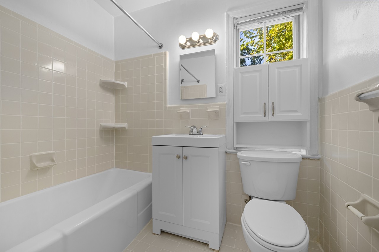 2411 Arlington Blvd #88 - Photo 7 of 27
