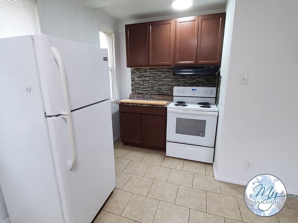 343 2Nd Ave N - Photo 3 of 4