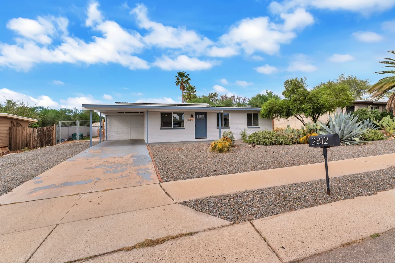 2812 W Via Del Santo - Photo 3 of 17
