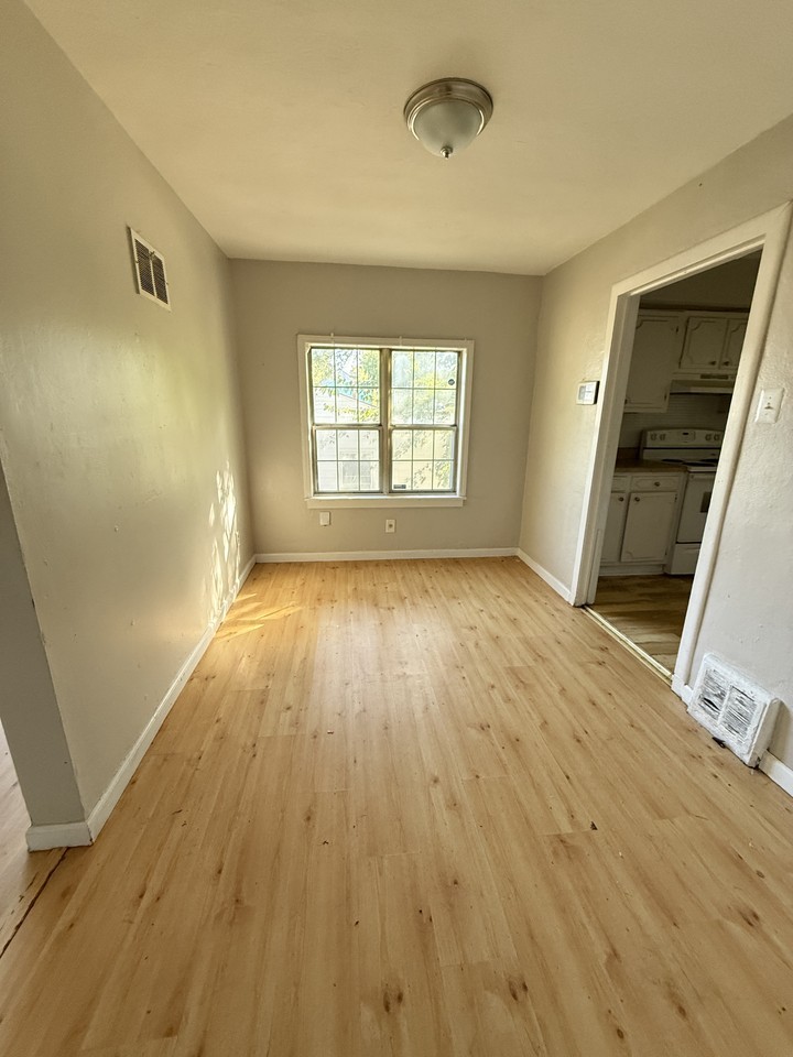 511 Coppinger Dr - Photo 2 of 6