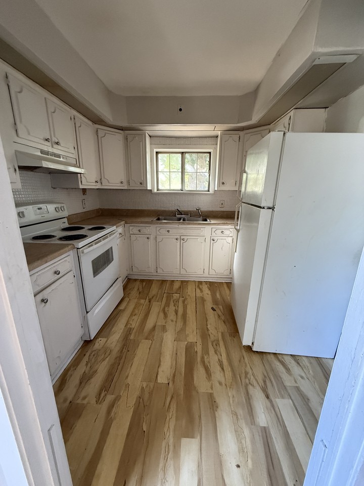 511 Coppinger Dr - Photo 3 of 6