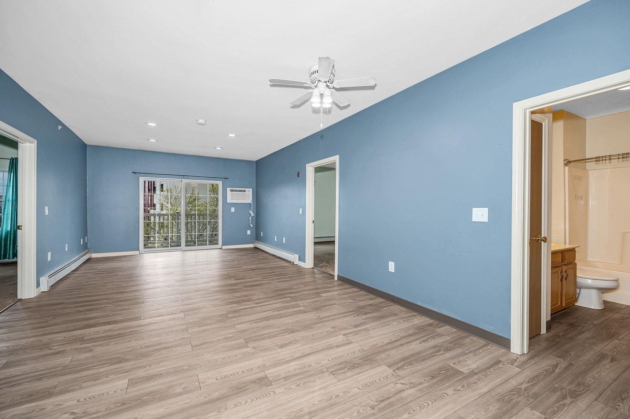 18 Harbor Ave - Photo 2 of 21