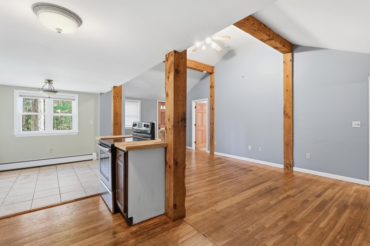 219 W High St - Photo 4 of 20