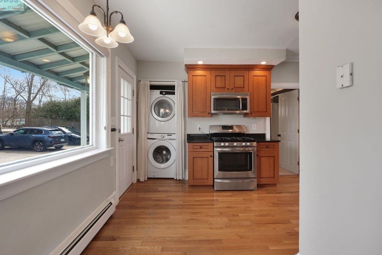 112 Cass St - Photo 4 of 22