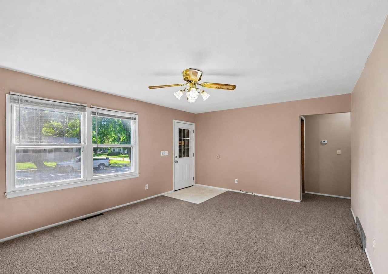 7220 S 71st Ave - Photo 3 of 15