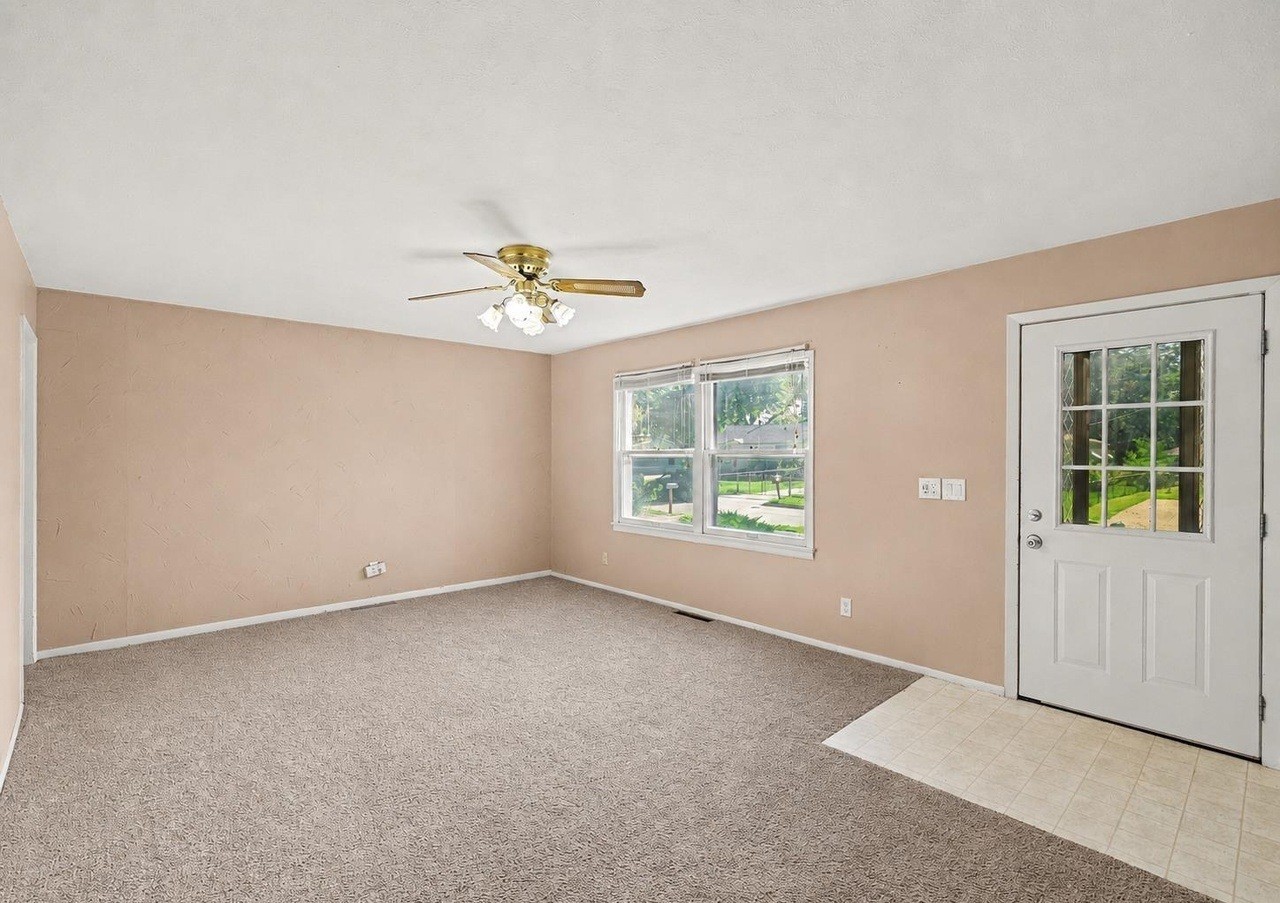 7220 S 71st Ave - Photo 4 of 15