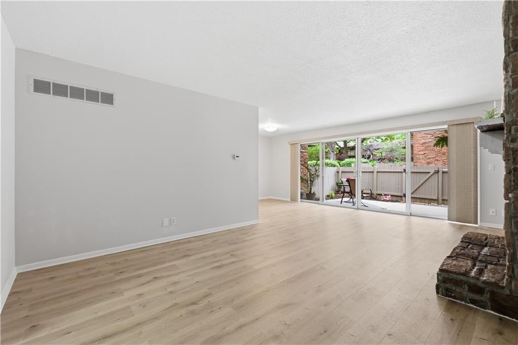 8730 Metcalf Ave - Photo 4 of 23