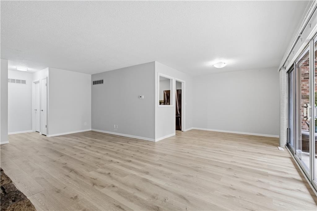 8730 Metcalf Ave - Photo 7 of 23