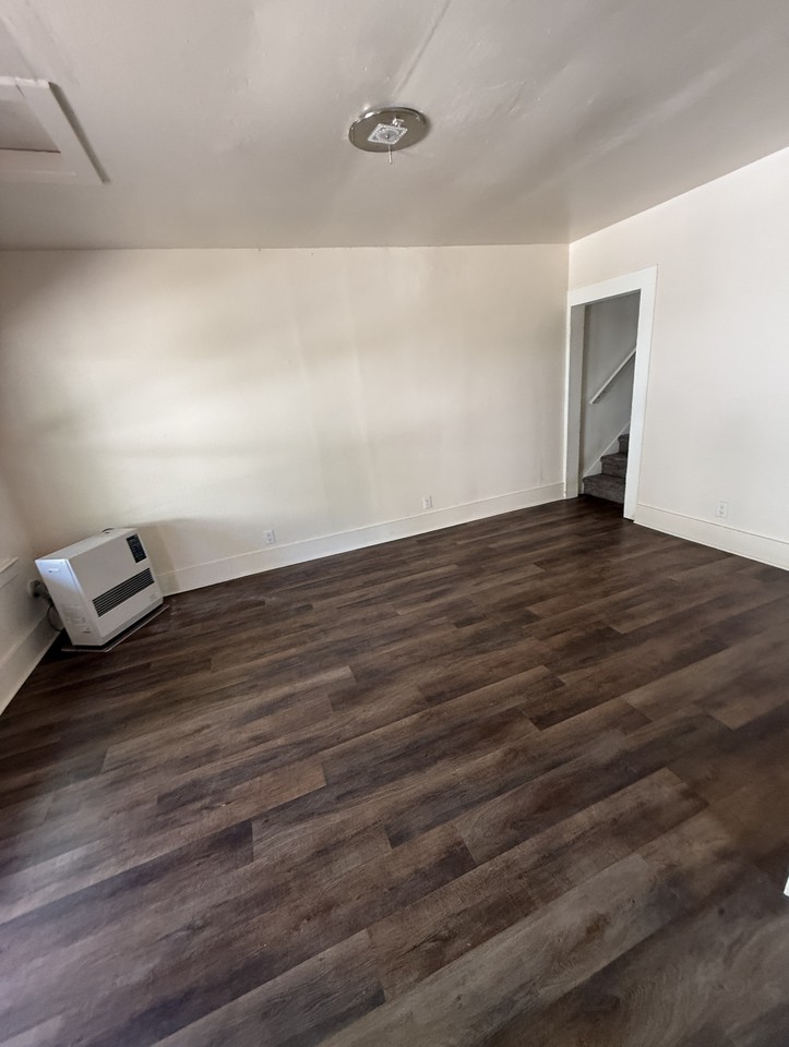 5704 Shasta Ave - Photo 2 of 9