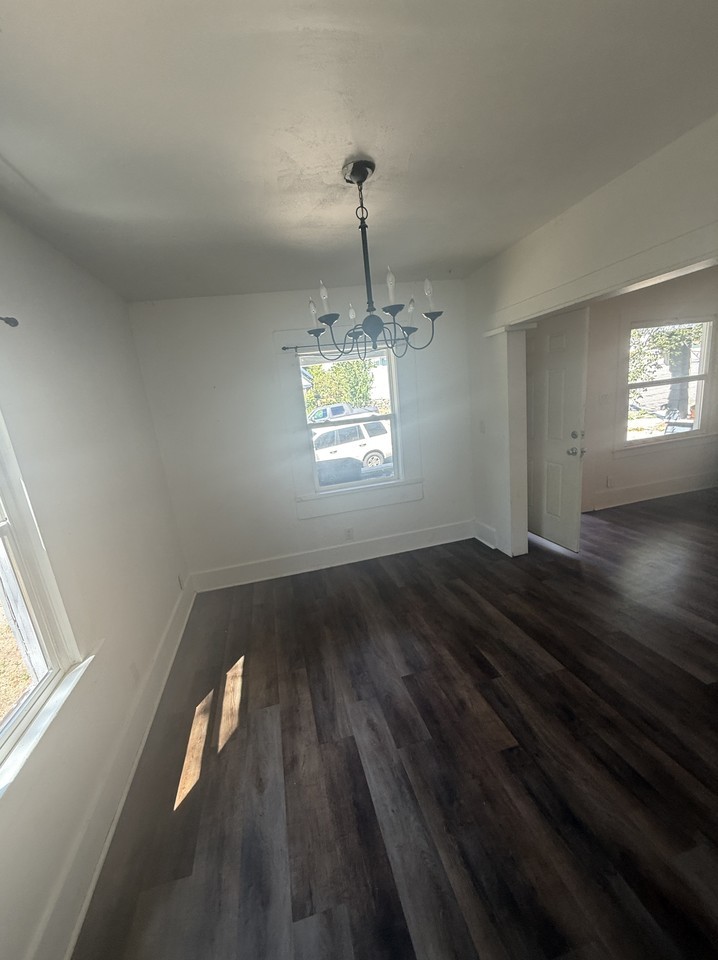 5704 Shasta Ave - Photo 5 of 9