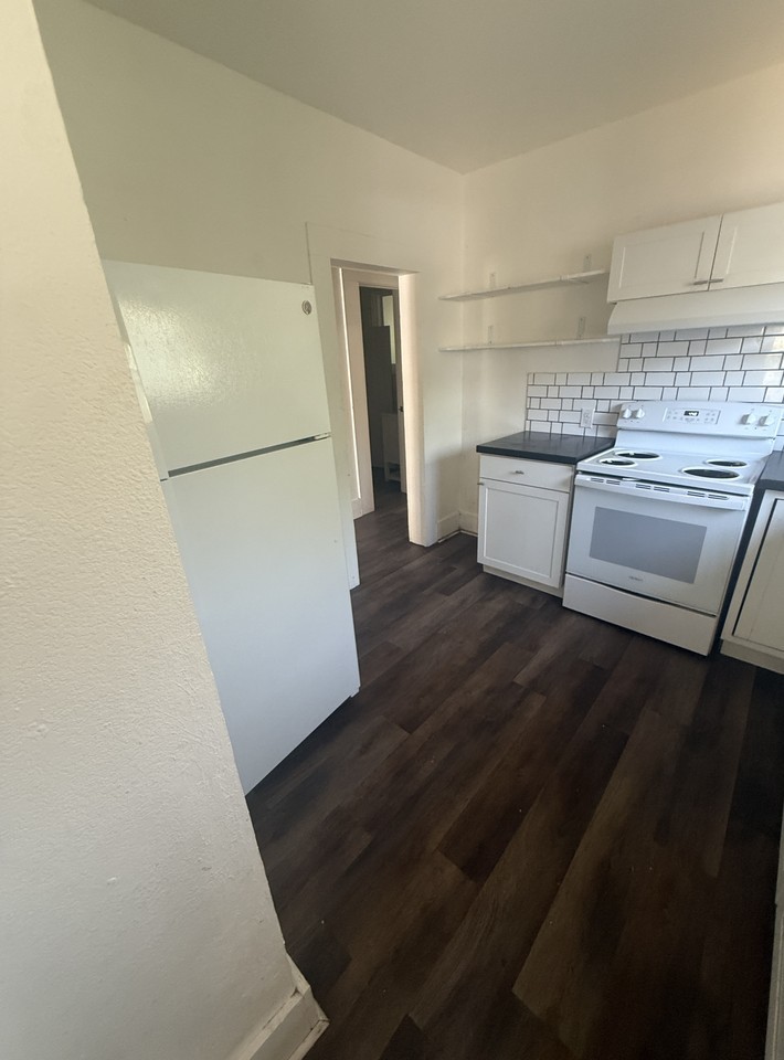 5704 Shasta Ave - Photo 6 of 9
