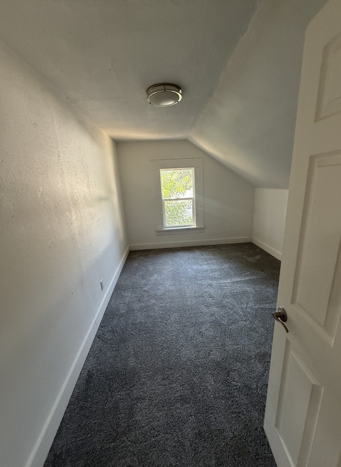 5704 Shasta Ave - Photo 7 of 9