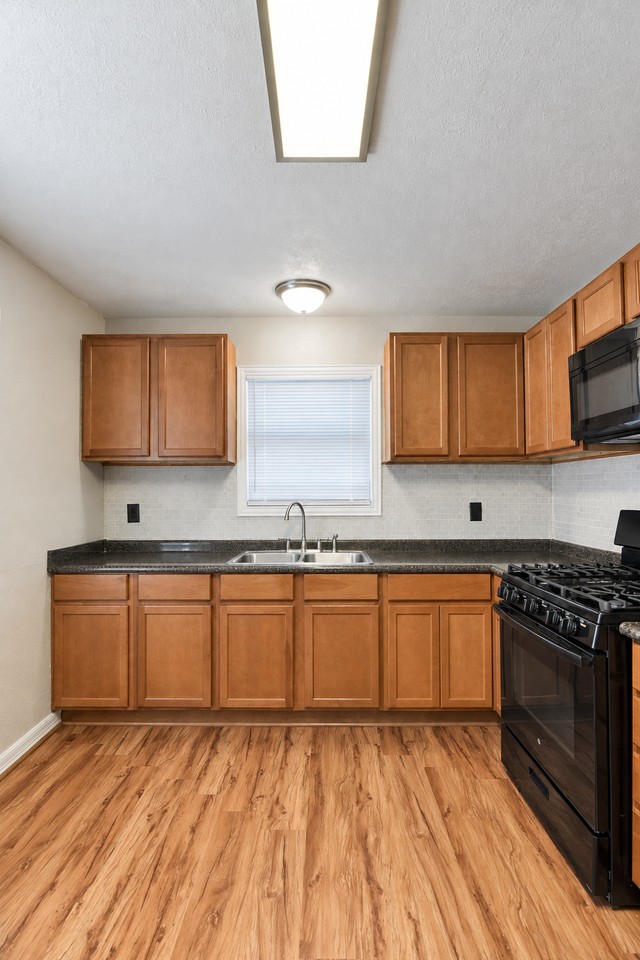 1019 West Ln - Photo 5 of 20