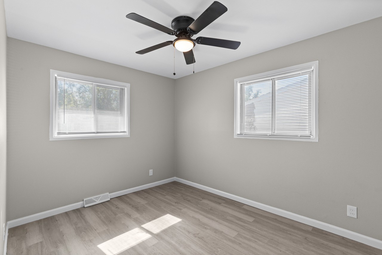 1139 Congress Ave - Photo 7 of 21