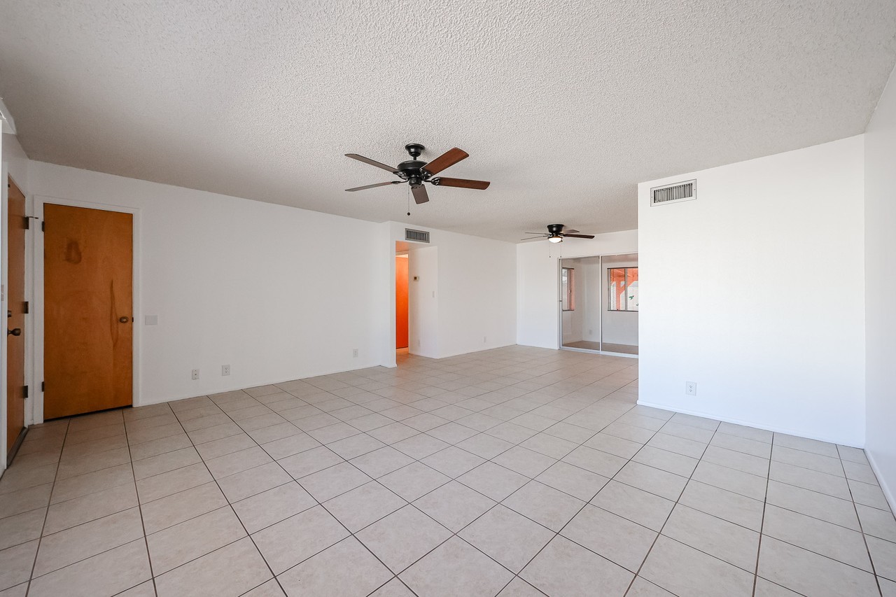 6239 E Ensenada St - Photo 7 of 32