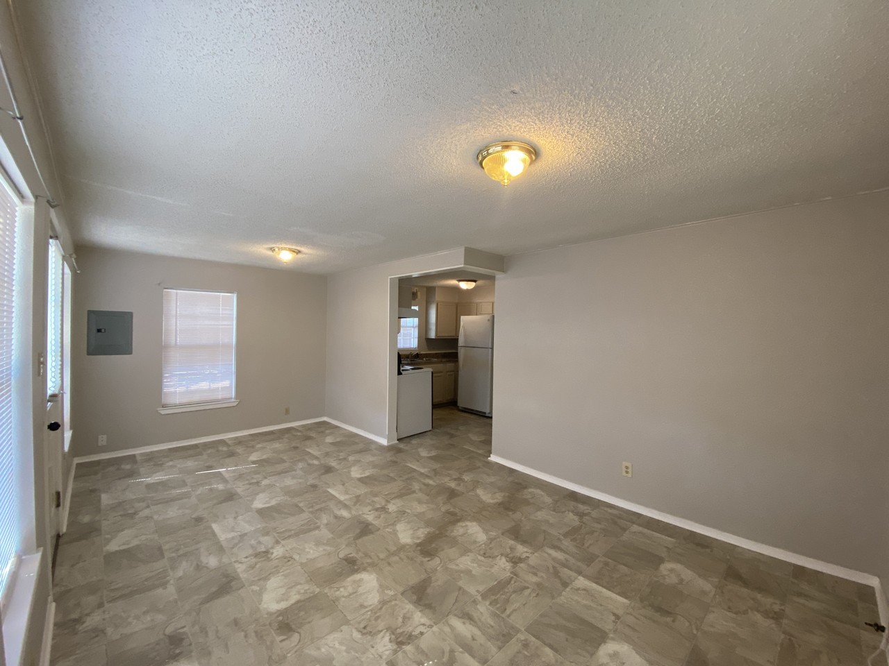607 San Antonio St - Photo 3 of 8