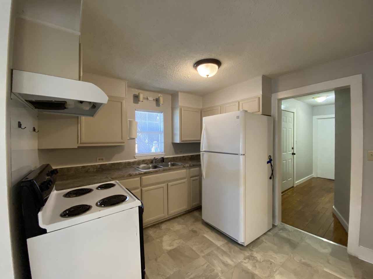 607 San Antonio St - Photo 4 of 8