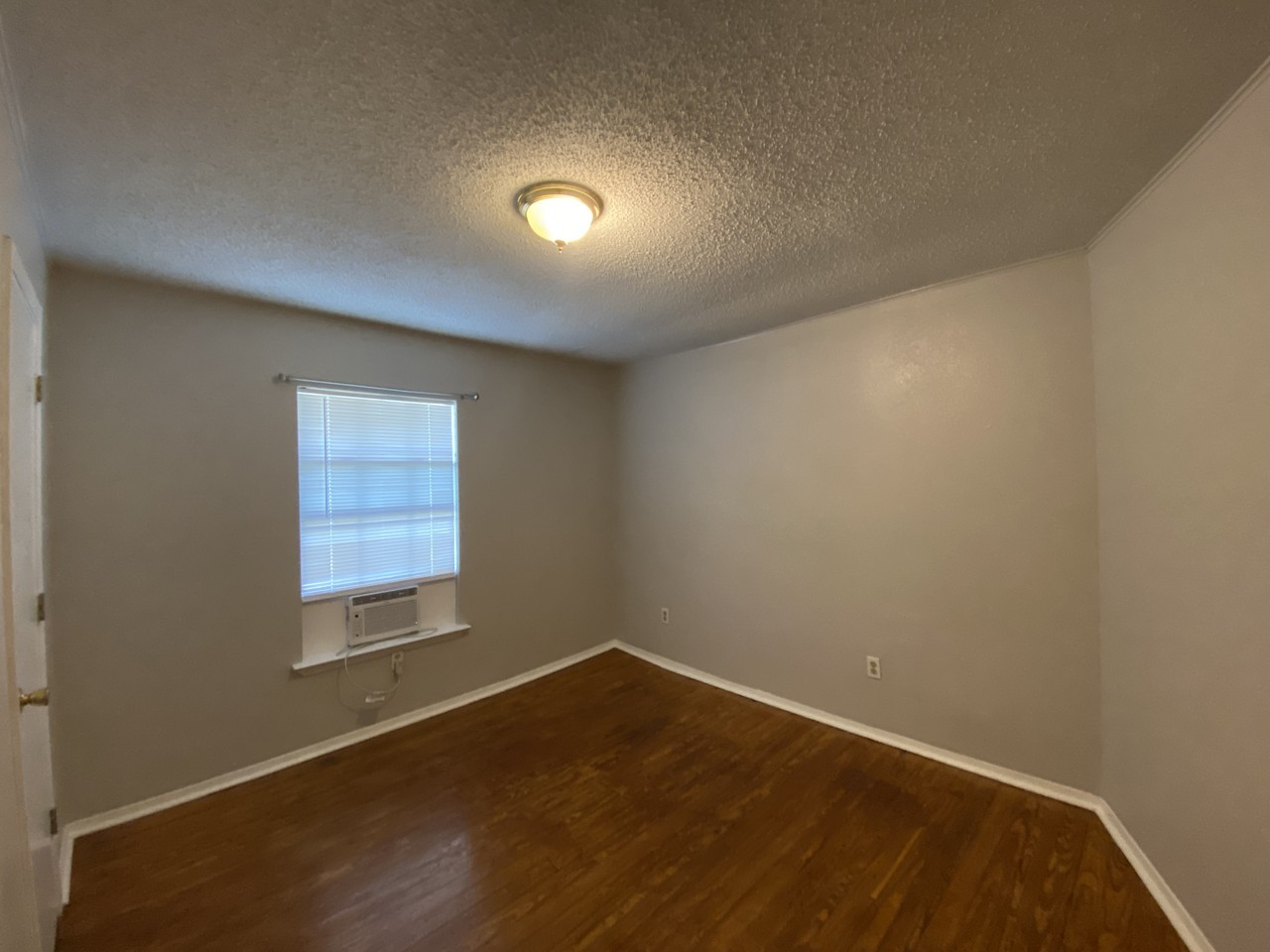 607 San Antonio St - Photo 5 of 8