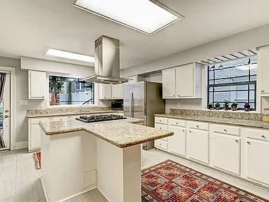 1915 Hawthorne St #1 - Photo 5 of 18