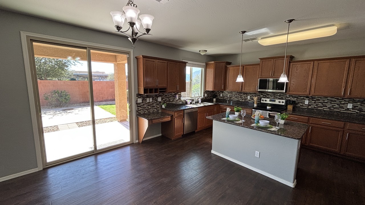 6821 W Melody Dr - Photo 5 of 30