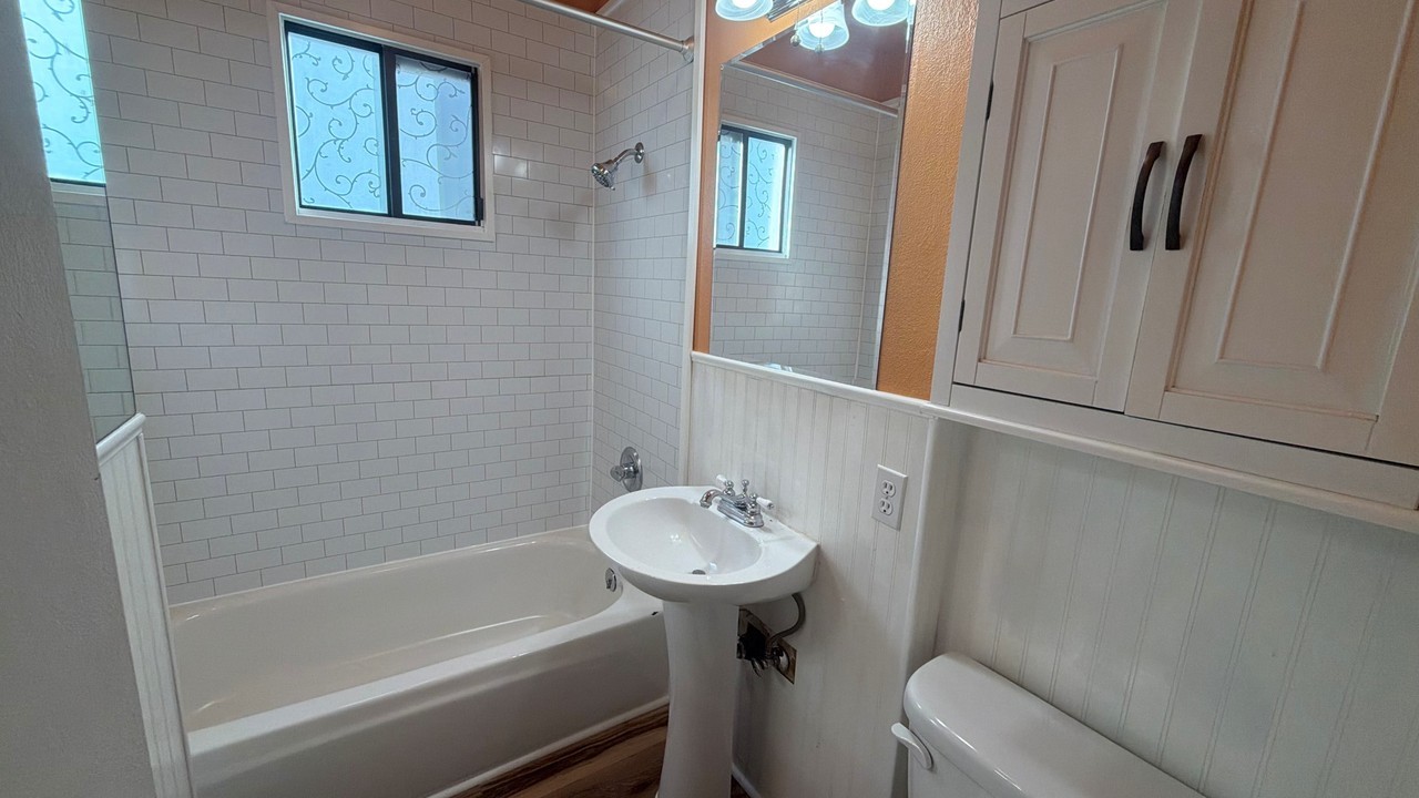 1038 Cooper Ave - Photo 6 of 12