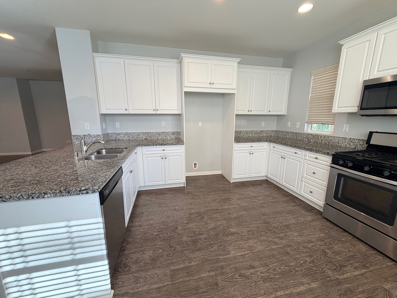 5102 S Mccleve Way E #NA - Photo 4 of 24