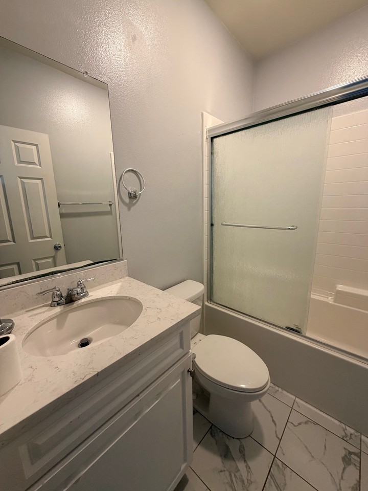 5102 S Mccleve Way E #NA - Photo 7 of 24