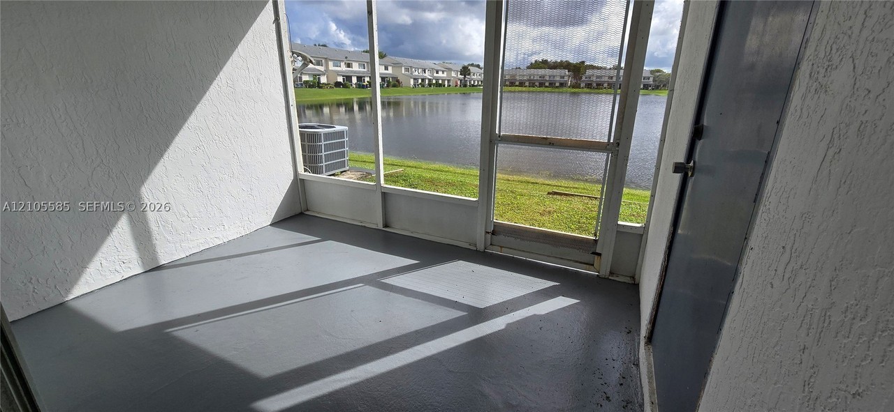 3152 Sw 49th St #126 - Photo 4 of 17