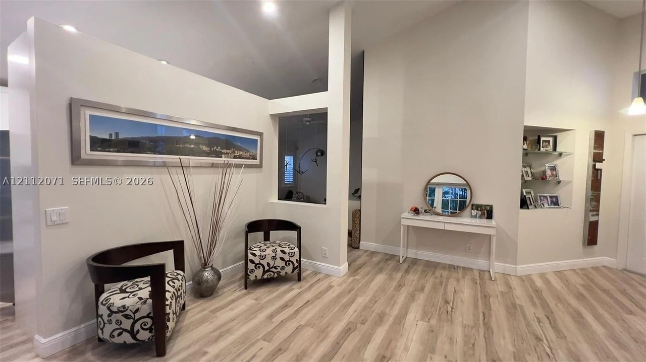 793 Chimney Rock Rd - Photo 5 of 32