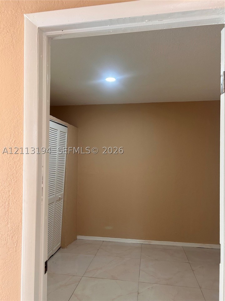 125 Nw 193rd St #2 - Photo 6 of 17