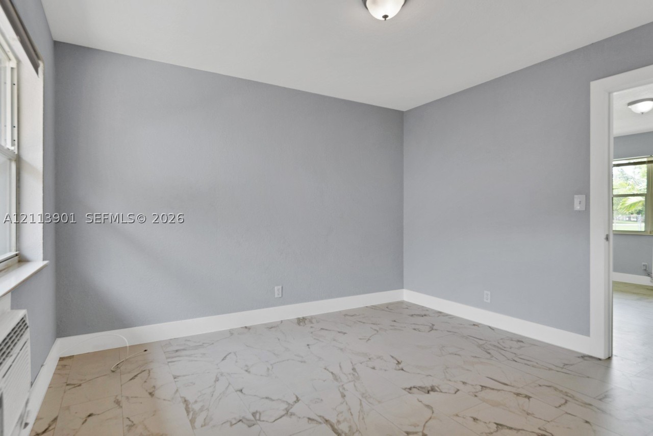 1720 Ne 13th St #1 - Photo 7 of 42