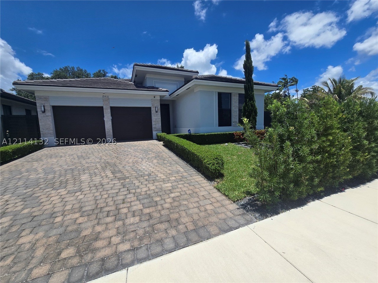 19410 Sw 124th Ct - Photo 2 of 50