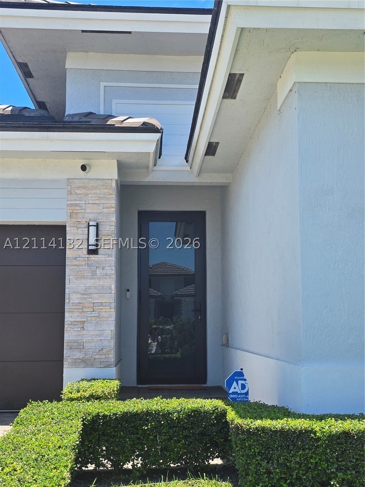 19410 Sw 124th Ct - Photo 3 of 50
