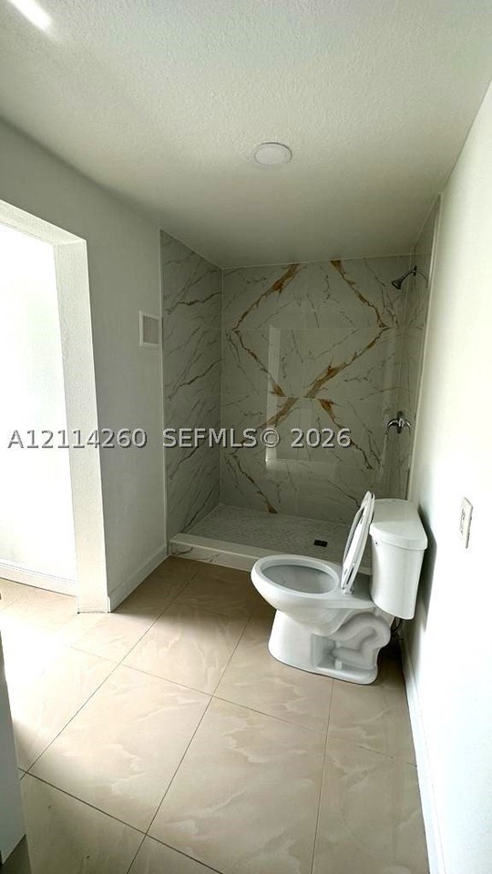 1770 Nw 19th Ter #G - Photo 5 of 12