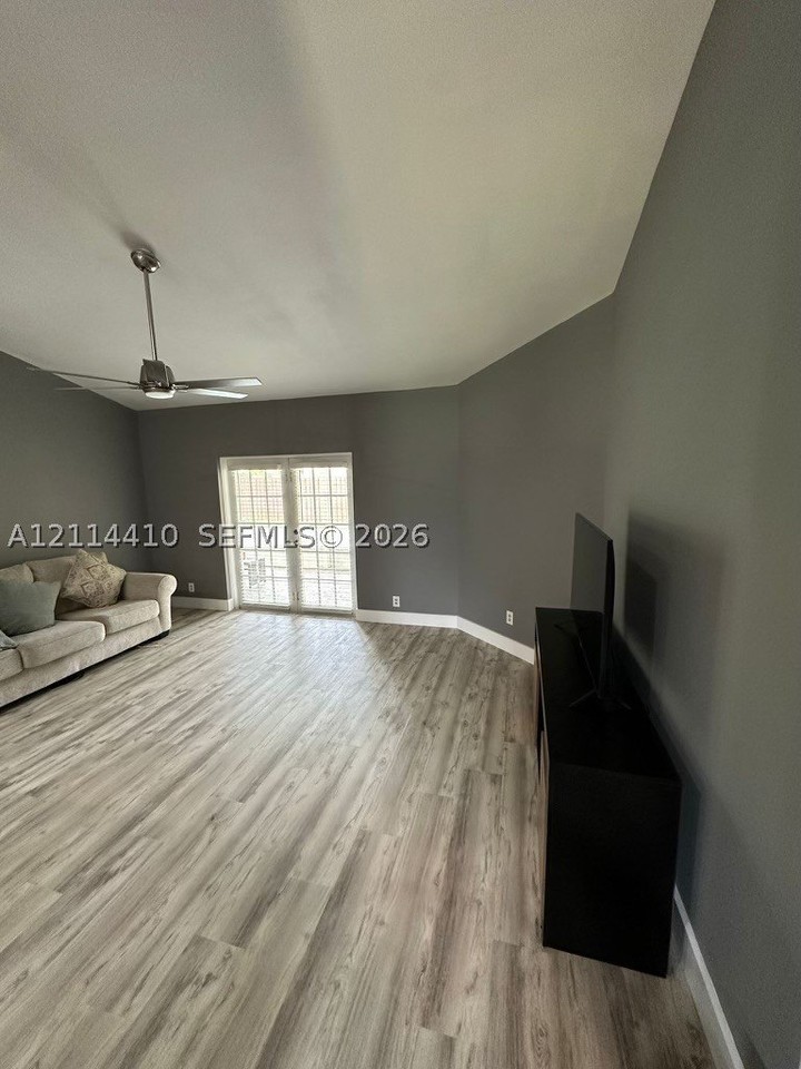 1163 W Fernlea Dr - Photo 4 of 11