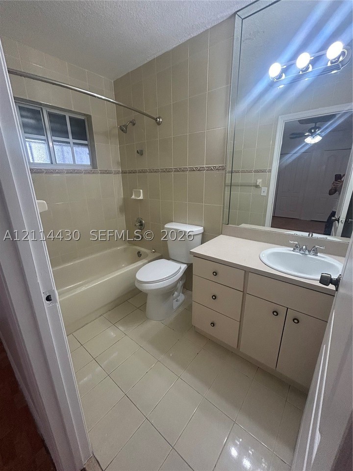3052 Nw 97th St #2 - Photo 5 of 5