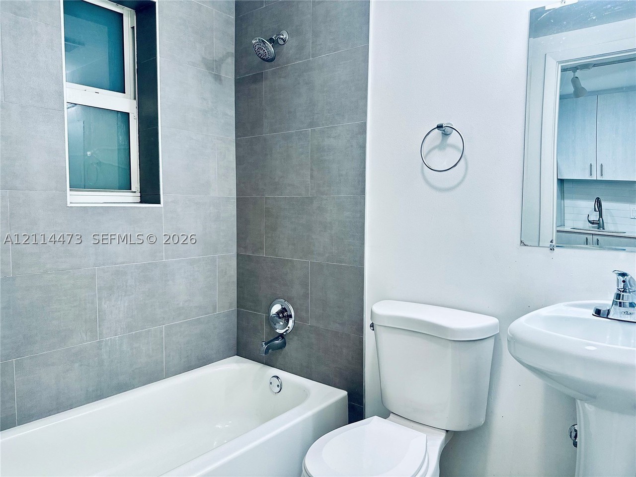 1535 Nw 1st Pl #5 - Photo 6 of 8