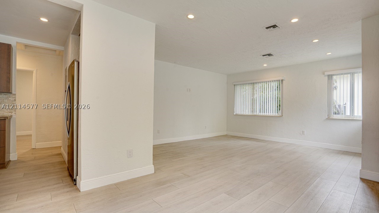 311 Sw 38th Ct #0 - Photo 7 of 50