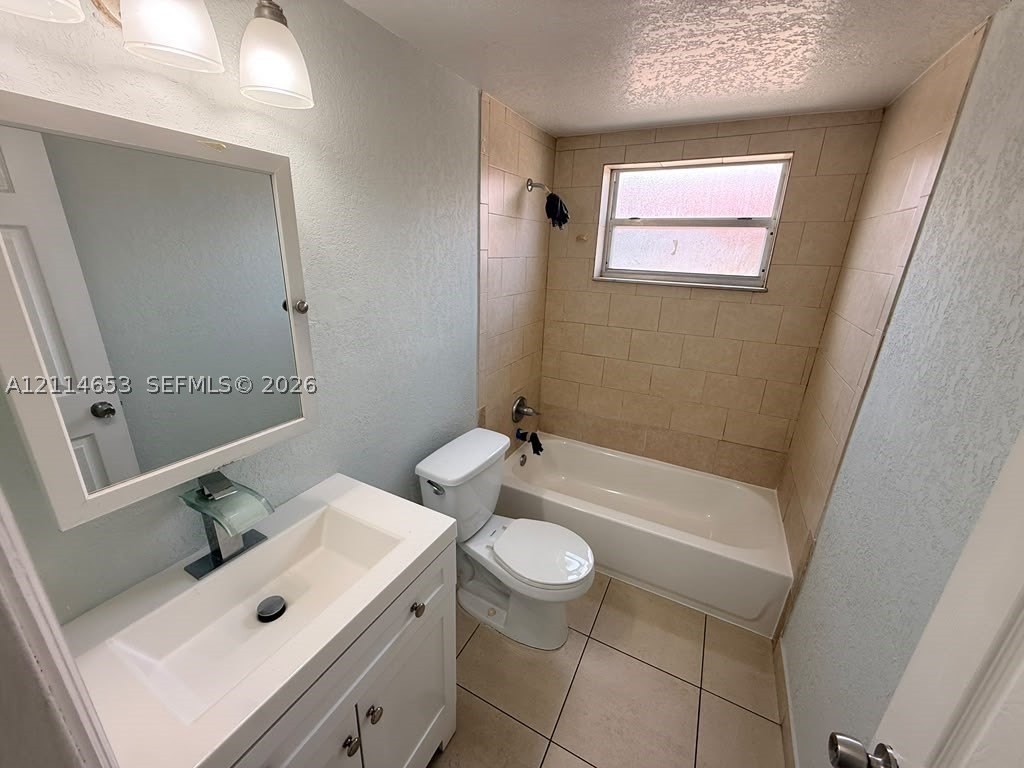 350 E 21st St #209 - Photo 4 of 5