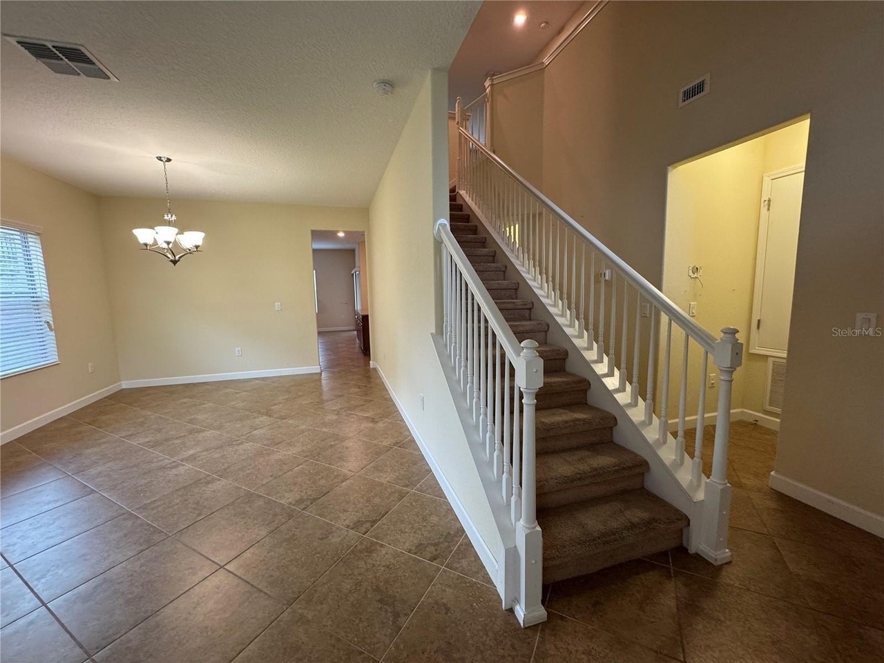 5349 Cortland Dr - Photo 4 of 28