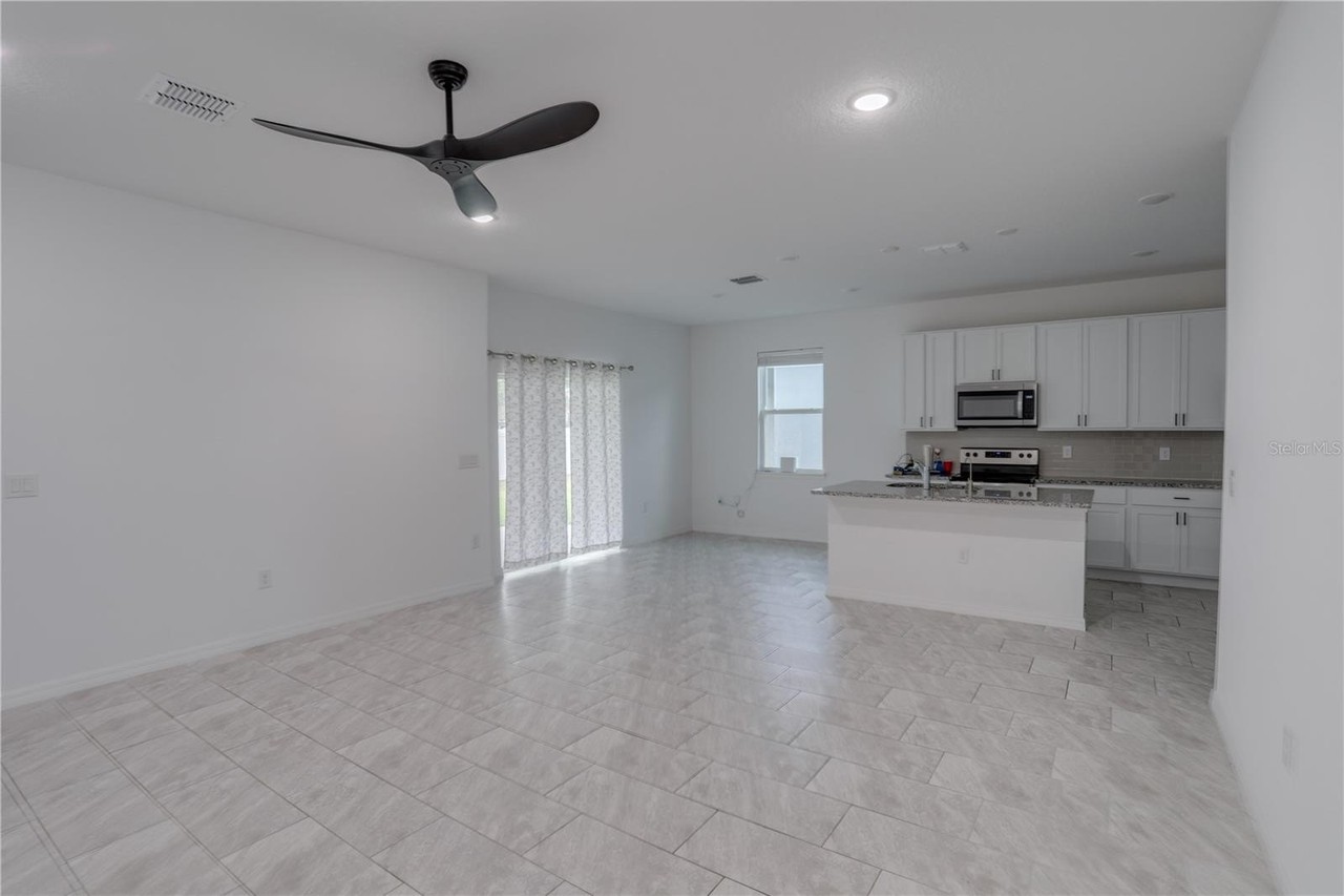 2830 Lingo Ln - Photo 4 of 24