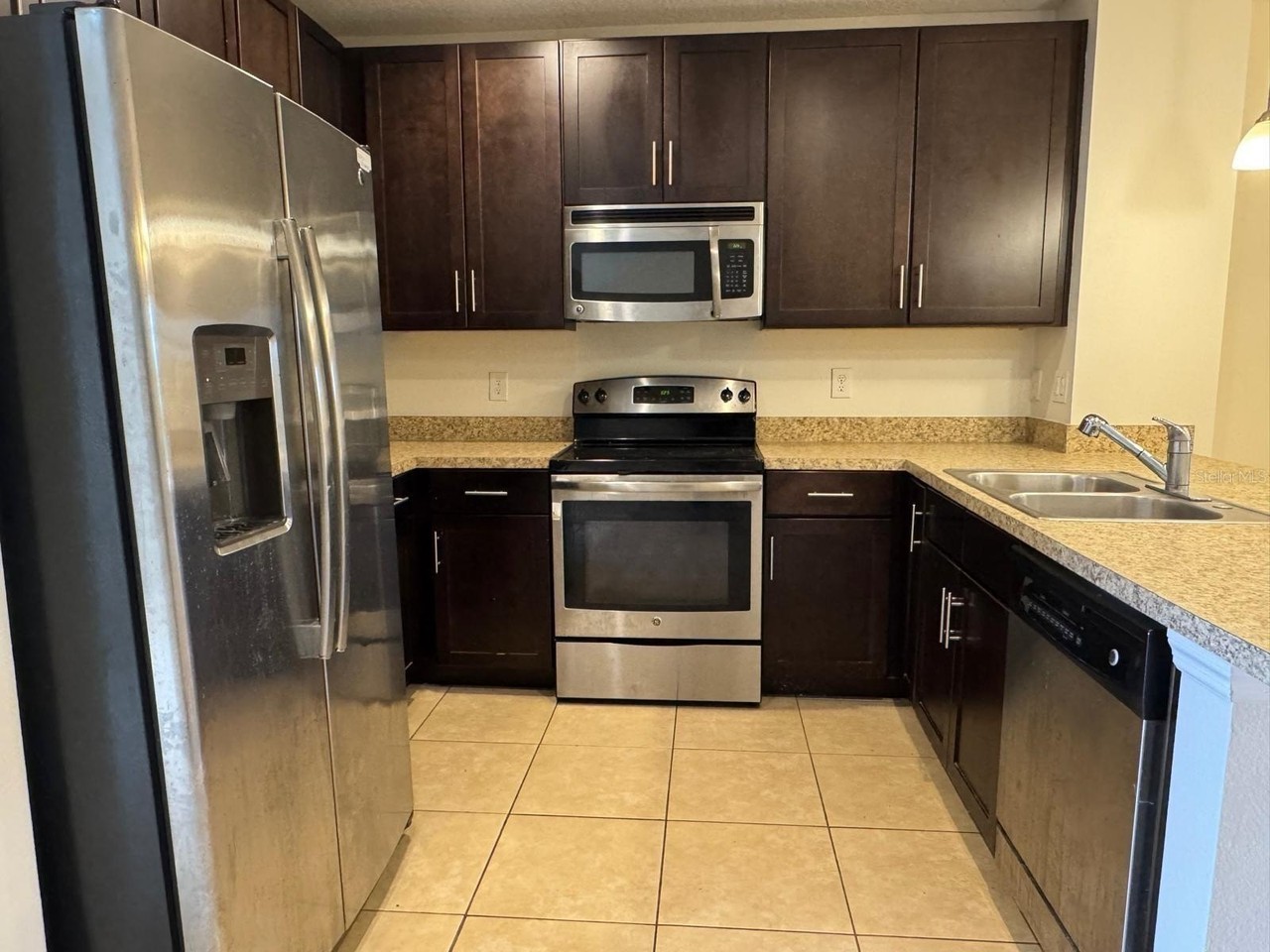 1418 Chelsea Dr - Photo 4 of 30